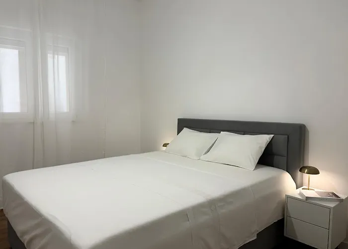 Larus Apartmán *